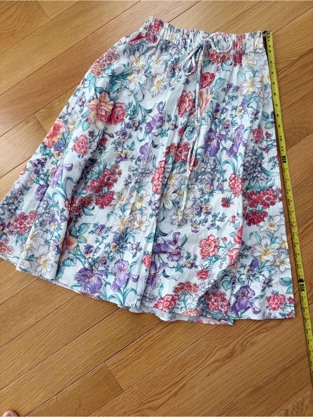 Vintage lightweight flowy maxi skirt